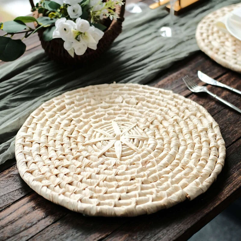 4 Pack Natural Corn Husk Round Woven Placemats, Braided Rustic Rattan Tablemats 15"