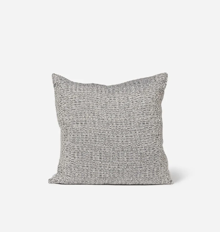 Anni Indoor/Outdoor Pillow 20" x 20"