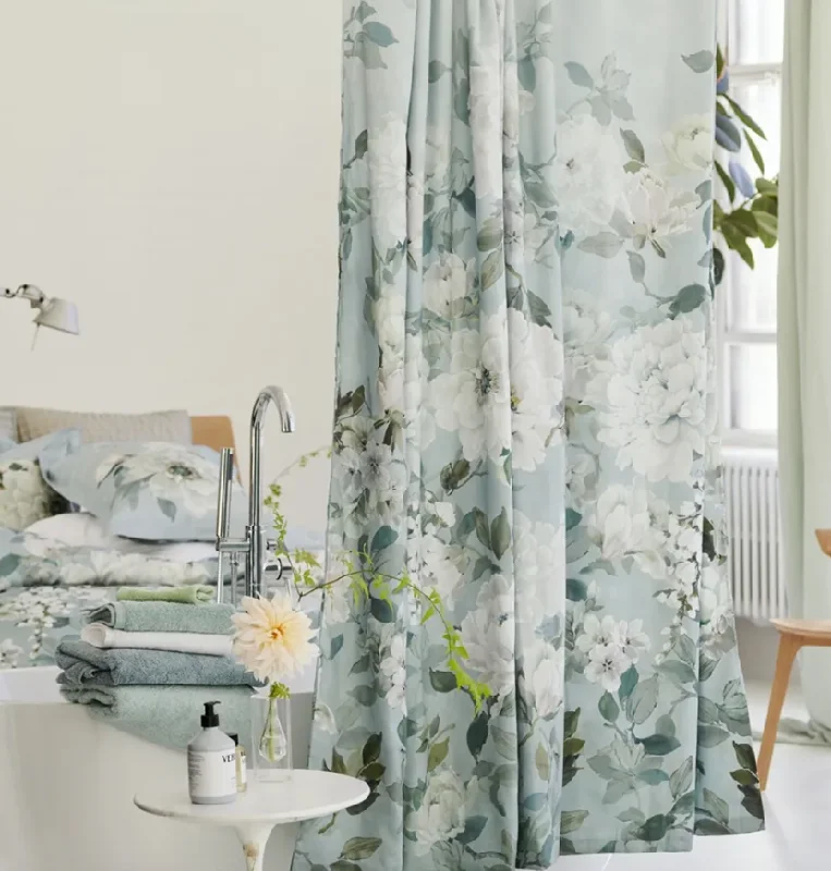 Fleurs Blanche Platinum Shower Curtain