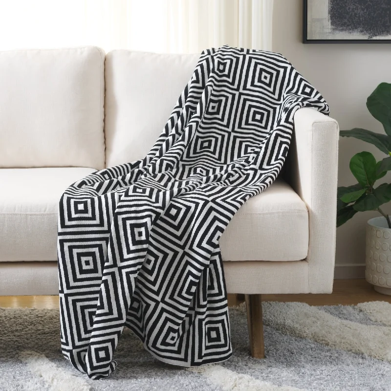 Safavieh Nova Throw