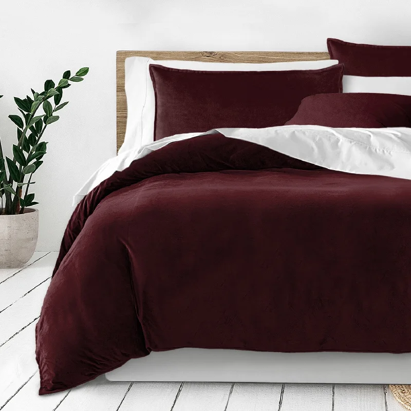 Vanessa Merlot Bedding