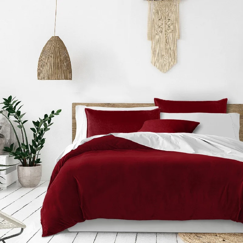 Vanessa Red Bedding